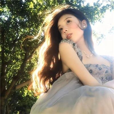 蕾哈娜内衣秀3海报